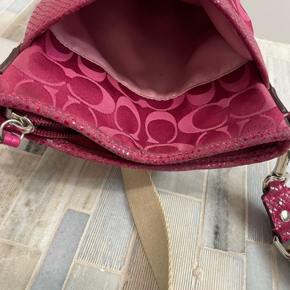 Auth Coach Python Pink Signature Jacquard Lizard Leather Trim Bag 43457 - Picture 7 of 15